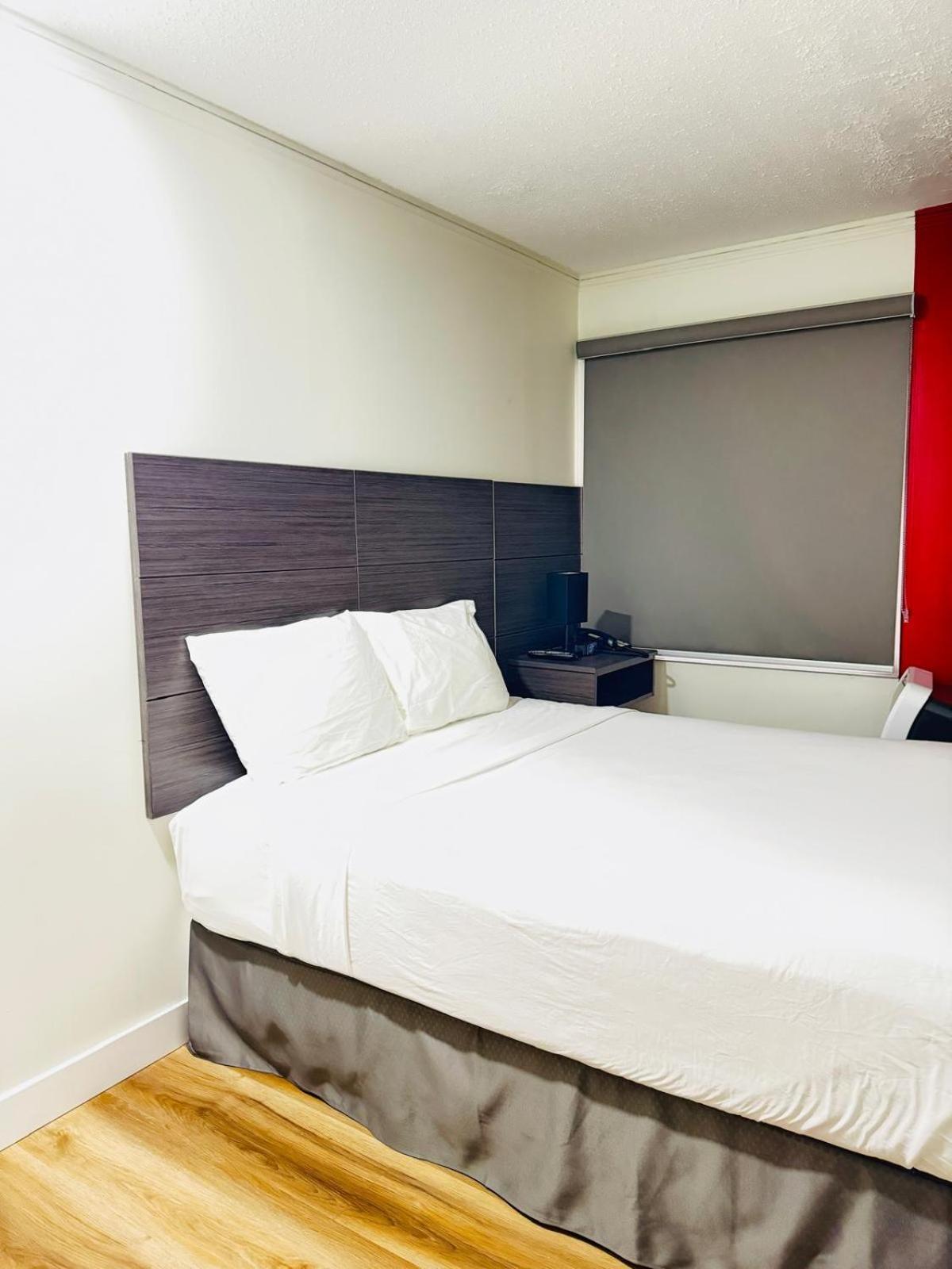 Ramada By Wyndham Dawson Creek Hotel Bagian luar foto